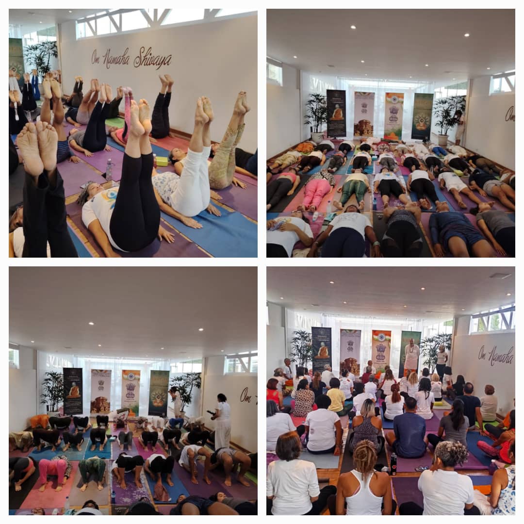 <a href="/IndiaVenezuela/">India in Venezuela</a> in collaboration with @escuelavaloresdivinos proudly hosted the 5th curtain raiser event ahead of #IDY2025 on 04 June 2025 at Escuela de Valores Divinos, Caracas.

Around 60 yoga enthusiasts participated in a rejuvenating yoga session.....1/2
