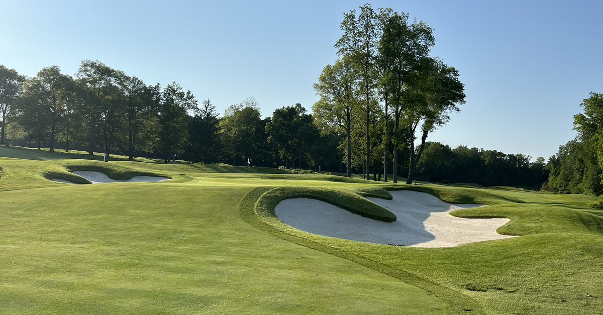 jim_pav's tweet photo. Some cool late day shadows made for some nice photos showing depth and dimension. #fairview #greenwich #golf #golfcoursephotography #golfphotos #turflife #golflife https://t.co/lbeWbeoibX