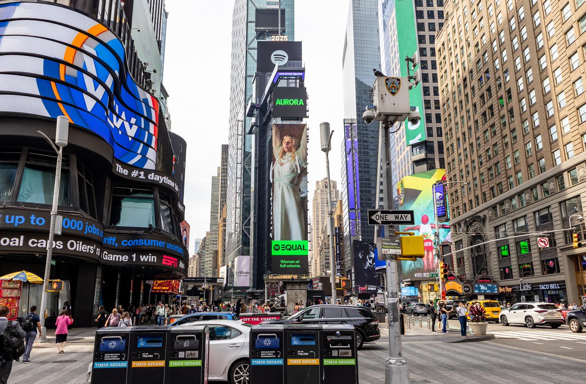HI Times Square ✨ <a href="/Spotify/">Spotify</a> thank you for having me as one of your EQUAL Ambassadors 🤍