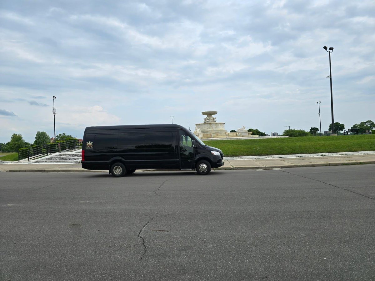 One of the most popular uses for our Mercedes Sprinter Shuttle is a Corporate Tour. Sometimes the group just wants a little break, and to take in an iconic location, like Belle Isle.  How will you and your group use D&amp;D to enhance your event?