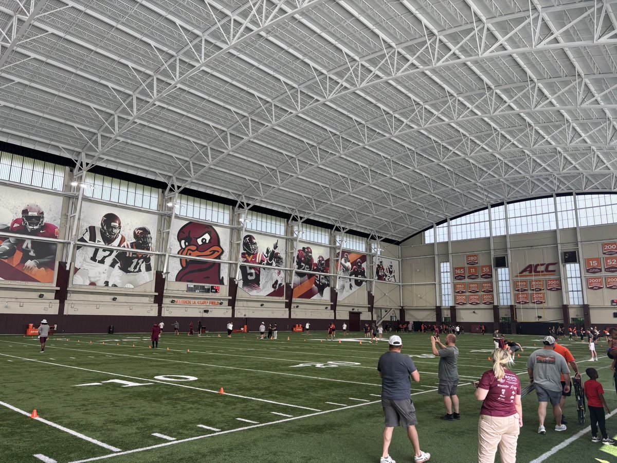 MasonHolt27's tweet image. Thank you @CoachMooreVT for the invite to camp at VT yesterday.  I had a great time competing. Great atmosphere!  #Hokies #mooresvillefb