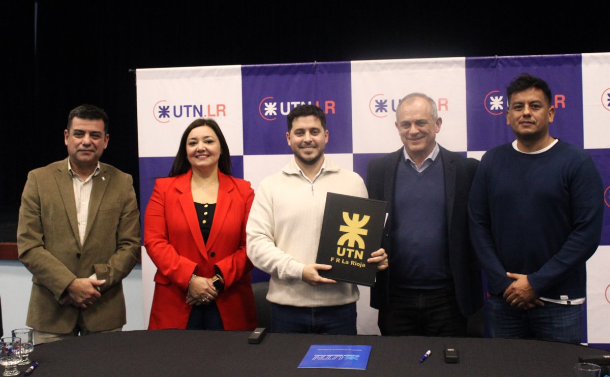 EdelarSAU's tweet image. 🔌🤝Edelar y UTN fortalecen la formación en energía eléctrica.

✅Firmamos un convenio de cooperación con la Facultad Regional La Rioja de la UTN para potenciar la formación técnica, la investigación y la innovación en energía eléctrica.

#Edelar #larioja #UTN