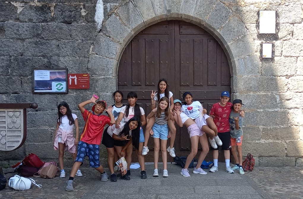 SUMMERNATURA's tweet image. 06 06 2025 English Immersion en Gredos | Último día de campamento de inglés. Visita a Arenas de San Pedro y una gymkhana muy especial.

summernatura.com/06-06-2025-eng…

.
.

#campamentosingles  #englishsinmersivecamps #englishimmersion #inmersiondeingles  #campamentosparacolegios