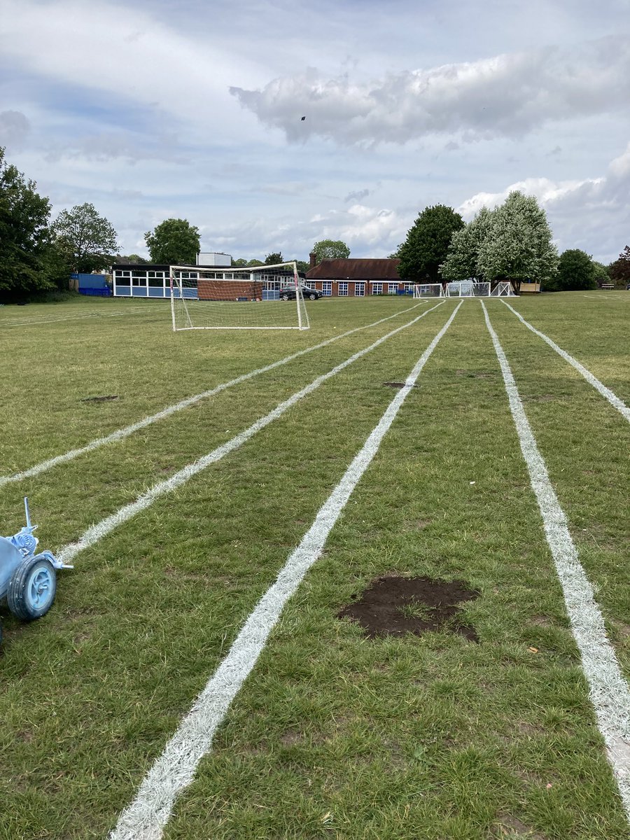 sidelineshants's tweet photo. 🏃That time of year! 150m running oval; 80m straight and 2x rounders pitches in at Warren Mead Junior School. 🏫

😊 Bit of top dress in-fill on some nasty potholes to reduce injury risk leading up to the big day! 💪

#linemarking #sportsday #athletics #groundsman https://t.co/ukxaCkKWps