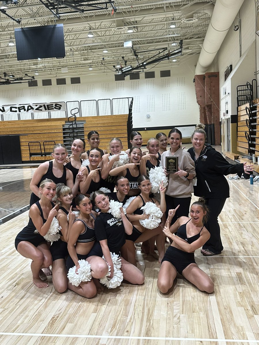 Congratulations to RCHS head Dance Coach Christina Leone for being recognized as the Continental League Coach of the Year! Very well deserved! Go Jags!