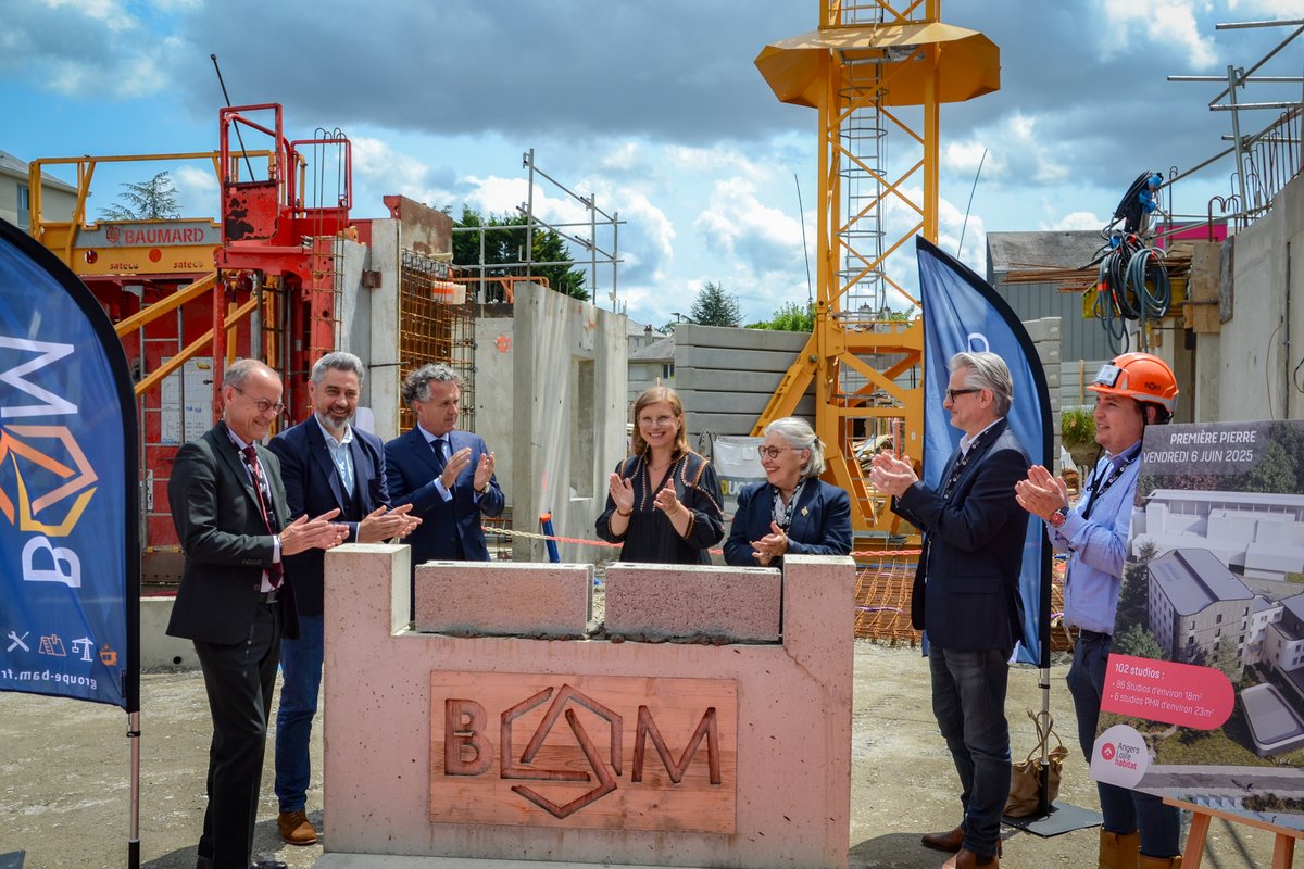 Angers Loire habitat (@alh_49) on Twitter photo Pose aujourd'hui de la 1ere pierre de la résidence étudiante Nobel - 102 logements - dans le quartier de #Belle-Beille <a href="/Angers/">Ville d'Angers</a> avec <a href="/JBehre_Robinson/">Jeanne BehreRobinson</a> et <a href="/ChristopheBechu/">Christophe Béchu</a> En savoir plus sur ce programme : bit.ly/3FpXC3y #logementpourtous Livraison septembre 2026 Pose aujourd'hui de la 1ere pierre de la résidence étudiante Nobel - 102 logements - dans le quartier de #Belle-Beille <a href="/Angers/">Ville d'Angers</a> avec <a href="/JBehre_Robinson/">Jeanne BehreRobinson</a> et <a href="/ChristopheBechu/">Christophe Béchu</a> En savoir plus sur ce programme : bit.ly/3FpXC3y #logementpourtous Livraison septembre 2026