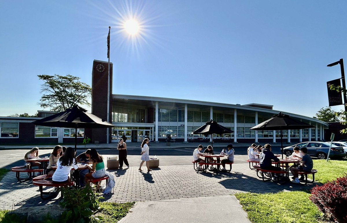 David Gusitsch (@davidgusitsch) on Twitter photo Outdoor Learning centers were in full effect this week at <a href="/SaxeMS/">Saxe Middle School (CT)</a>! From podcasting to Art, & much more, our students benefit from this wonderful environment that our school campus has to offer. Thanks to the team for keeping them all in such great shape! #SaxeOutdoors Outdoor Learning centers were in full effect this week at <a href="/SaxeMS/">Saxe Middle School (CT)</a>! From podcasting to Art, & much more, our students benefit from this wonderful environment that our school campus has to offer. Thanks to the team for keeping them all in such great shape! #SaxeOutdoors