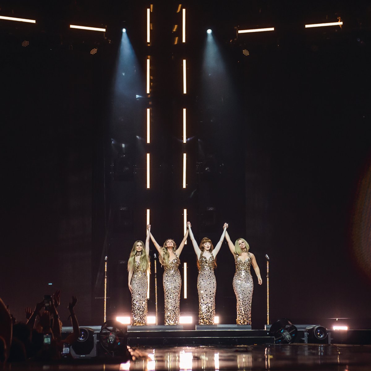 A sneak peak of the booklet from #TheGirlsAloudShow box set ✨ 
Still available to pre-order from <a href="/hmvtweets/">hmv</a> 💕
girlsaloud.lnk.to/TheGirlsAloudS…