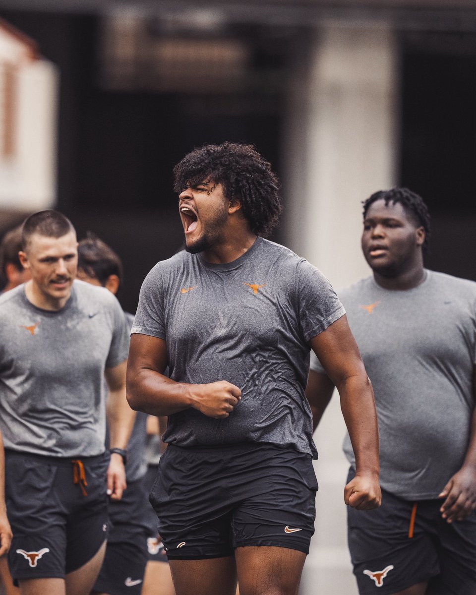 I was told Texas left tackle Trevor Goosby, who is listed at 6-foot-7 and 309 pounds, was clocked at a head-turning 21 miles per hour on the GPS during summer workouts this week 💨