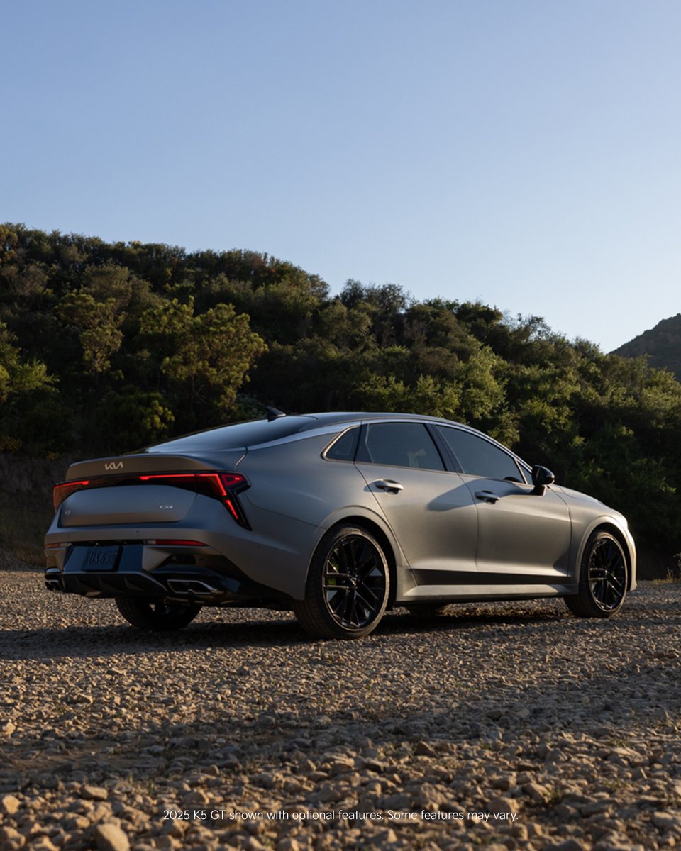 Thrilling curves through and through. What’s your ideal #KiaK5 build?