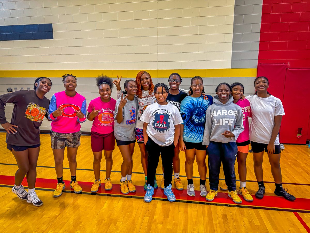 Central-Macon WBB (@ladychargerswbb) on Twitter photo Congrats to Chris Gibson of Grey Station Middle School for winning the <a href="/LadyChargersWBB/">Central-Macon WBB</a> Knockout Challenge today at the Police Athletic League (PAL).
#LadyChargersUp 🧡💙 Congrats to Chris Gibson of Grey Station Middle School for winning the <a href="/LadyChargersWBB/">Central-Macon WBB</a> Knockout Challenge today at the Police Athletic League (PAL).
#LadyChargersUp 🧡💙