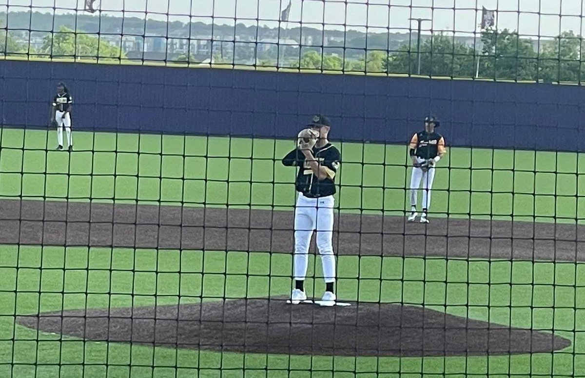 3 innings
3 hits
1 walk
3 k’s
2 runs/ 1 ER
In todays win
#letsgeaux
#summerball