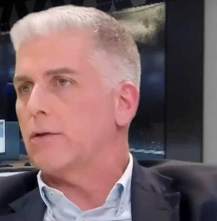 Estos son los Supuestos salvadores para Asunción.
Un payaso loco que se cree.Bukele,un Lucifer HC ladrón negociero y un Liberal ,este si no te enchufa en la entrada,en la salida lo hará.