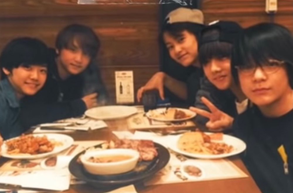 แฮชานพูดถึงตอนเป็นเด็กฝึกด้วย ละบอกว่าตอนนั้น มาร์ค แฮชาน เจโน่ แจมิน จีซอง คือตัวติดกันตลอดเลยๆๆสองปีอะ แล้วแฮชานก็คิดว่าไม่ว่ายังไงก็จะต้องเดบิวต์ทั้งห้าคนให้ได้ 🥺🥺🥺