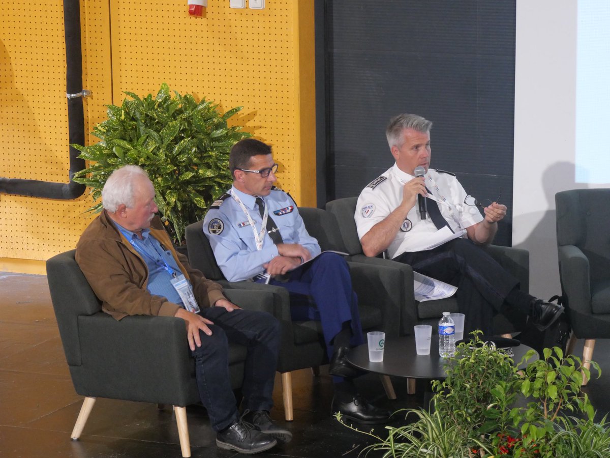 Police nationale 43 tweet media