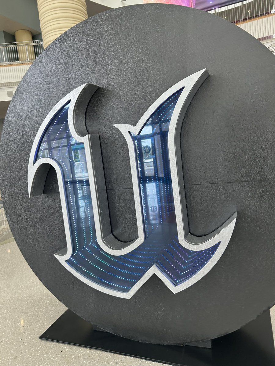 It’s the end for me in the US  🦅

2 amazing weeks I'll never forget:
Disney, Universal, rocket launch… and #UnrealFest2025 

Meeting so many creators was a huge pleasure, and I can't wait for the next edition

To those I spoke with: sorry again for my bad English 😂