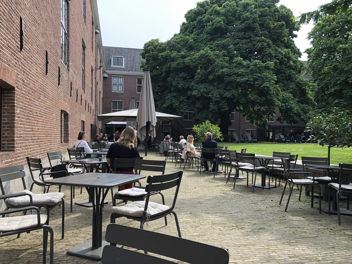MonicaKeyzer's tweet photo. ☕️
Kop zwarte koffie (€3,50)op een rustig terras.
#TypischAmsterdam Amstel - Amsterdam.
#koffie #H_Artmuseum #museum #HArtmuseum #terras #zondagochtend https://t.co/qJqRqUXA1C