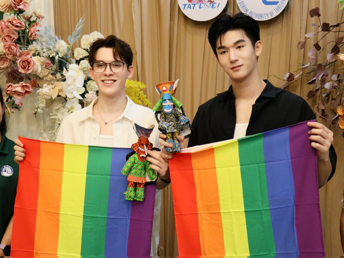 wsdwiylop11735's tweet photo. happy
#LoeiPrideMonth2025 
#ProudToBeYou #LoeiPride 
#PrideMonth 

@mos_psl #moslhong
@Bank_mondop #isbanky
 #MosBank https://t.co/9UL7sVxxrh