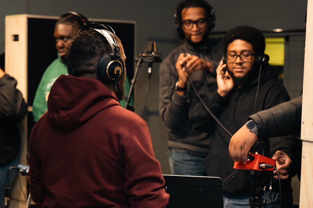 VAUnion1865's tweet image. It’s here! 🔥 Hezekiah Walker & The VUU Gospel Choir’s debut single “Great is Yahweh” is now streaming everywhere — Spotify, Apple Music, Pandora & more. 🎧
Faith. Power. Praise. 🙌🏽
Stream now ⬇️ & link in bio VUUGospelChoir.lnk.to/GreatIsYahweh
#GreatIsYahweh #VUUgospel #HBCUPraise #VUU