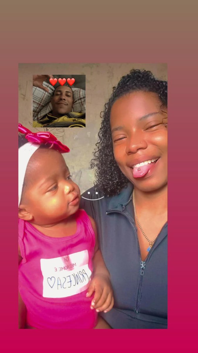 Esse jeitinho que você me olha é apaixonante filha 🥺😍💖
Mamãe ama você 🤱🏽❤️