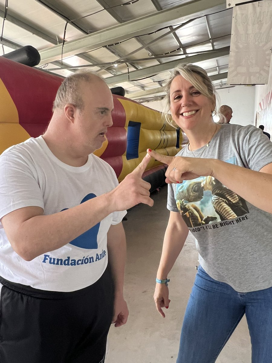 almudenacebrian's tweet photo. Disfrutando una vez más en el día del voluntariado de Telefoníca #DIVT con la @fande_oficial. Gracias a todos los voluntarios y a la @fundacionTef . Juntos hacemos una sociedad mejor. https://t.co/IP3ijLCg5M