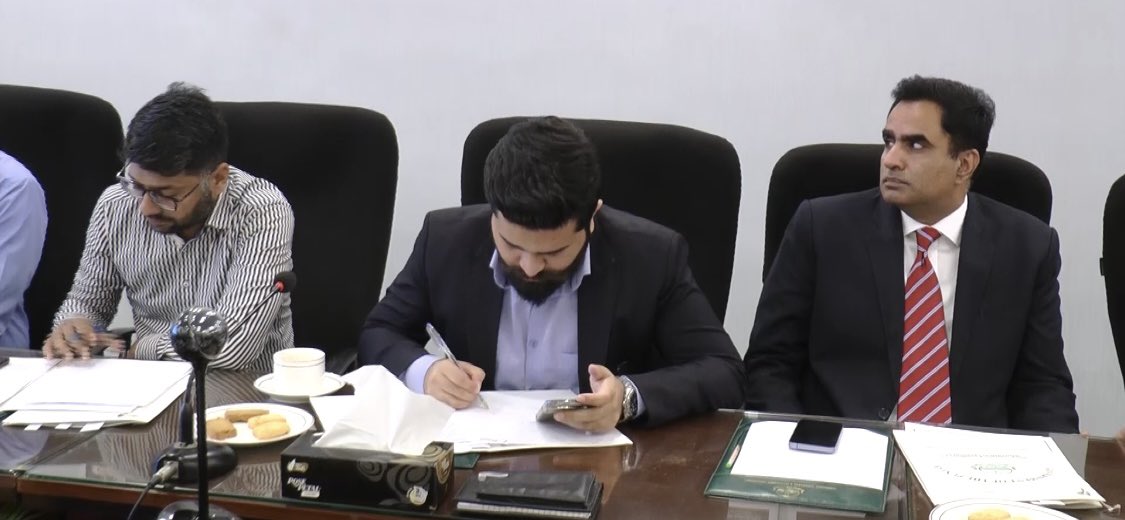Industries Commerce & Investment Department Punjab (@icidpunjab) on Twitter photo گوشت کی قیمتوں پر مؤثر چیک اینڈ بیلنس کیلئے کونسل کا اہم فیصلہ —
سپلائی، ڈیمانڈ اور مارکیٹ حالات کو مدنظر رکھتے ہوئے روزانہ نرخ نامے جاری ہوں گے۔
#PriceStability #ConsumerRights
<a href="/EhsanBhuttaPK/">Ehsan Bhutta</a>
<a href="/ChShafayHussain/">Shafay Hussain</a>
<a href="/GovtofPunjabPK/">Government of Punjab</a> گوشت کی قیمتوں پر مؤثر چیک اینڈ بیلنس کیلئے کونسل کا اہم فیصلہ —
سپلائی، ڈیمانڈ اور مارکیٹ حالات کو مدنظر رکھتے ہوئے روزانہ نرخ نامے جاری ہوں گے۔
#PriceStability #ConsumerRights
<a href="/EhsanBhuttaPK/">Ehsan Bhutta</a>
<a href="/ChShafayHussain/">Shafay Hussain</a>
<a href="/GovtofPunjabPK/">Government of Punjab</a>