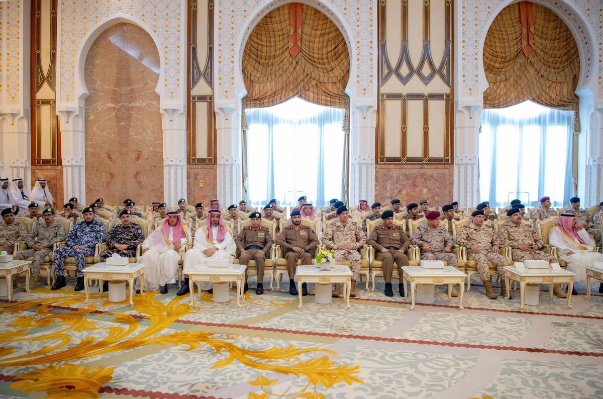 سمو #ولي_العهد: يسُرنا نيابةً عن سيدي، #خادم_الحرمين_الشريفين، أن نهنّئكم ونهنئ المواطنين والمقيمين وحجاج بيت الله الحرام بعيد الأضحى المبارك، سائلين الله تعالى أن يعيده على بلادنا، وعلى المسلمين في أنحاء العالم بخير وسلام.