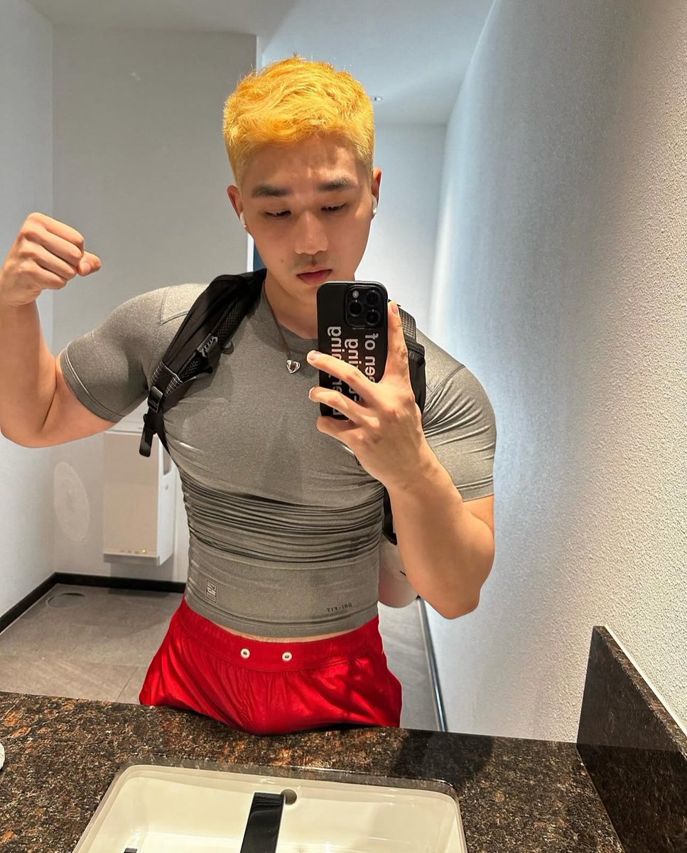 mirror selfies of a hunk 🌶️

#fitnessmodel #fitnessaddict #instafit #musclemodel #muscle #gymmotivation #gays #fitguy #fitgay #pride #muscleguy #instafitness #modeloftheday #muscleandhealth #asianguys #asianmodels #asianhunk #asianguy