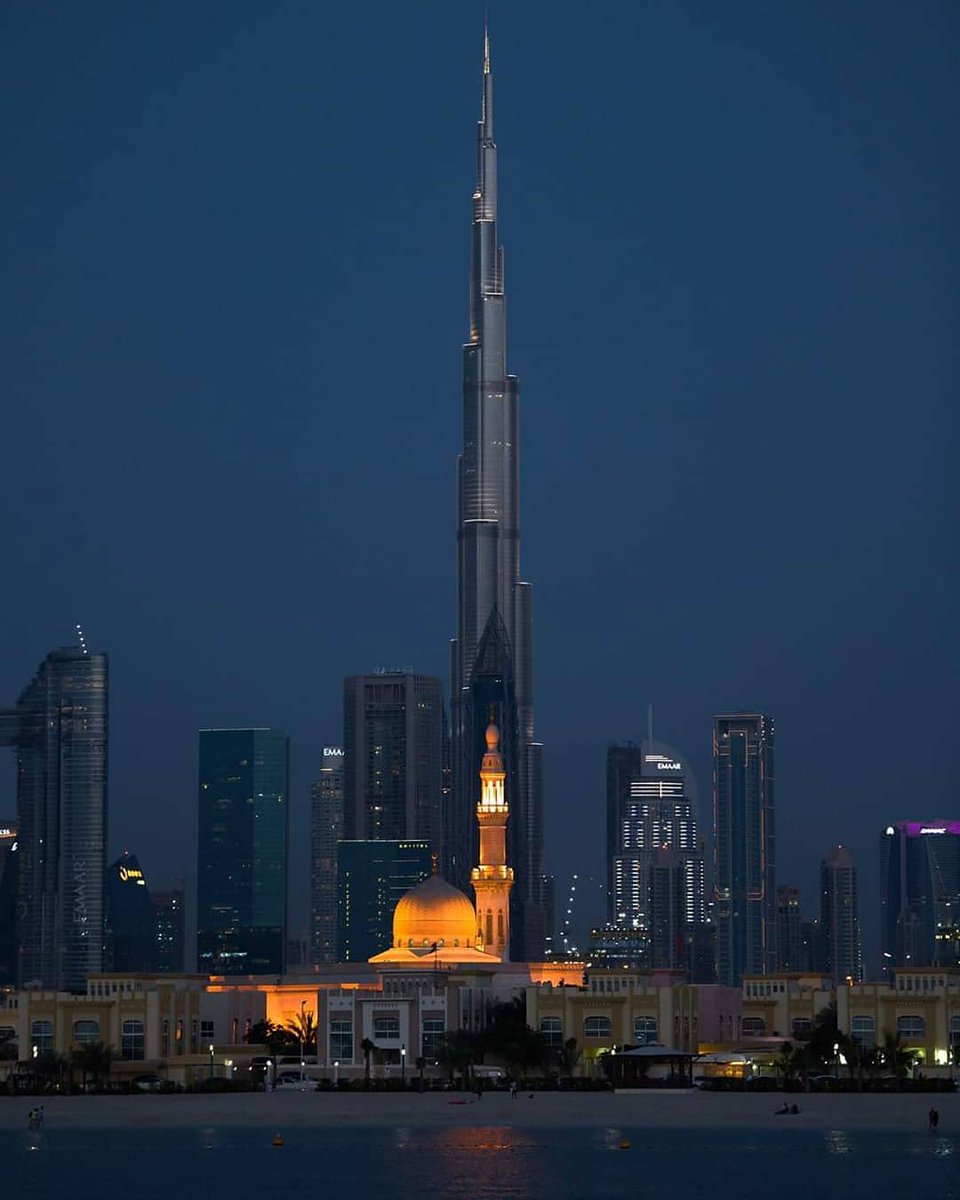 Wishing you a joyful and blessed Eid. May this special occasion bring peace, prosperity, and happiness to you and your loved ones. 🌙✨ 📸 IG/asim_cheema #VisitDubai