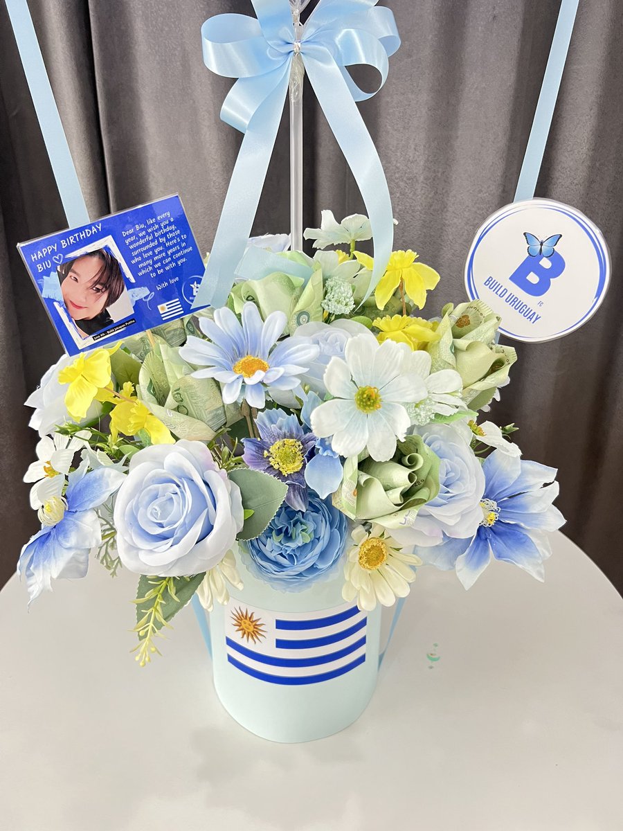 build_uruguay's tweet image. Nuestro regalito para @JakeB4rever ya está listo 🥹

Happy birthday Biu 🎉
There are luves in Uruguay who love you 💙

#Chapter31WithBuild 
#Builds31stBdayProjects #BuildJakapan
