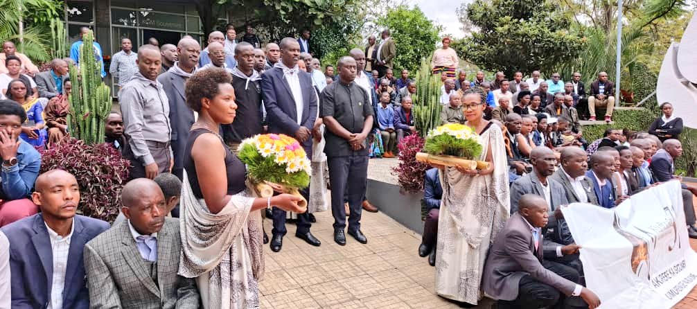 GicumbiN's tweet photo. #Kwibuka31 urubyiruko rwa @GicumbiDistrict rukomeje kumenya amateka ya jenoside yakorewe abatutsi 1994 binyuze mu gusura inzibutso aho kuri uyu wa 06/06/2025 urubyiruko rwa #Ruvunesector rwifatanije n'abikorera bakorera n'abayobozi  gusura urwibutso rwa Jenoside rwa  Kigali . https://t.co/sqcJ4mwMnF