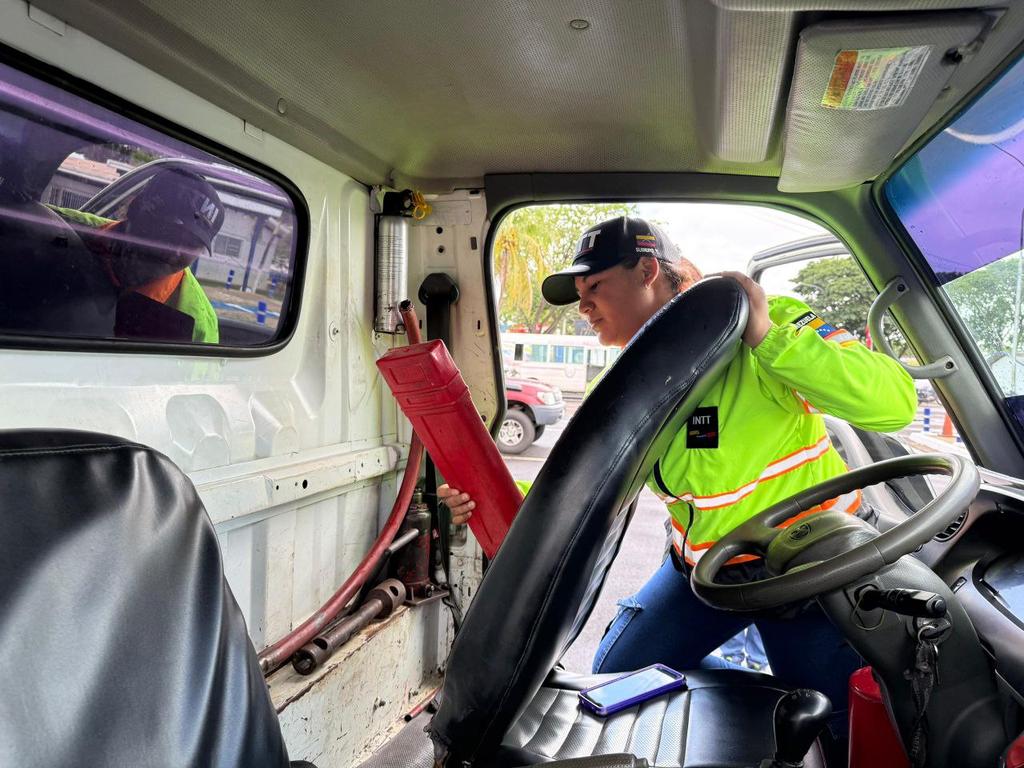 Desde Ciudad Guayana, el INTT garantiza la seguridad vial, con la inspección técnica parcial de las unidades de transporte de carga, para que las mismas cumplan con la normativa vial vigente