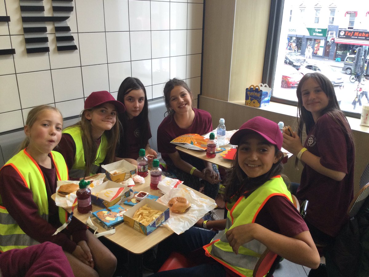 McDonald’s for tea after a very busy day! 🍔🍟 #stgdbethelight