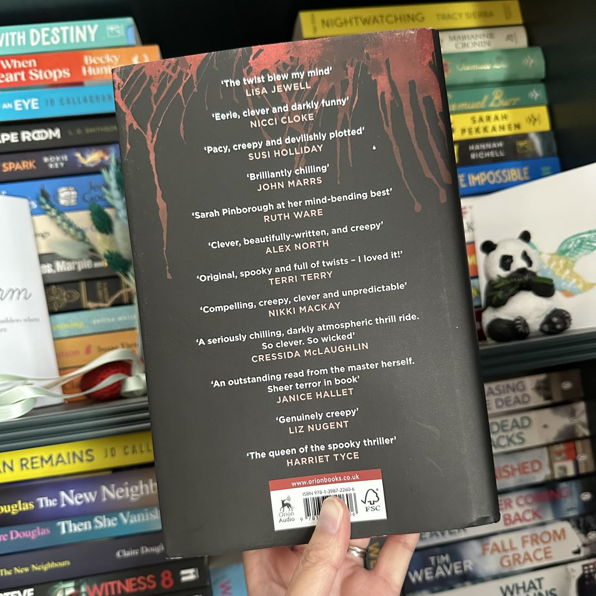 Shona Holmes-Berry (@shonaholmes23) on Twitter photo 📚📮#BookPost📚📮
An incredible piece of surprise book mail arrived with #WeLiveHereNow by <a href="/SarahPinborough/">Sarah Pinborough</a>
Heard a lot of great things about this book so over the moon to have a copy📚
Huge thanks to <a href="/orionbooks/">Orion Publishing</a> & <a href="/Bookish_Becky/">Becky Hunter</a> for sending 📖
#BookTwitter #Bookblogger 📚📮#BookPost📚📮
An incredible piece of surprise book mail arrived with #WeLiveHereNow by <a href="/SarahPinborough/">Sarah Pinborough</a>
Heard a lot of great things about this book so over the moon to have a copy📚
Huge thanks to <a href="/orionbooks/">Orion Publishing</a> & <a href="/Bookish_Becky/">Becky Hunter</a> for sending 📖
#BookTwitter #Bookblogger