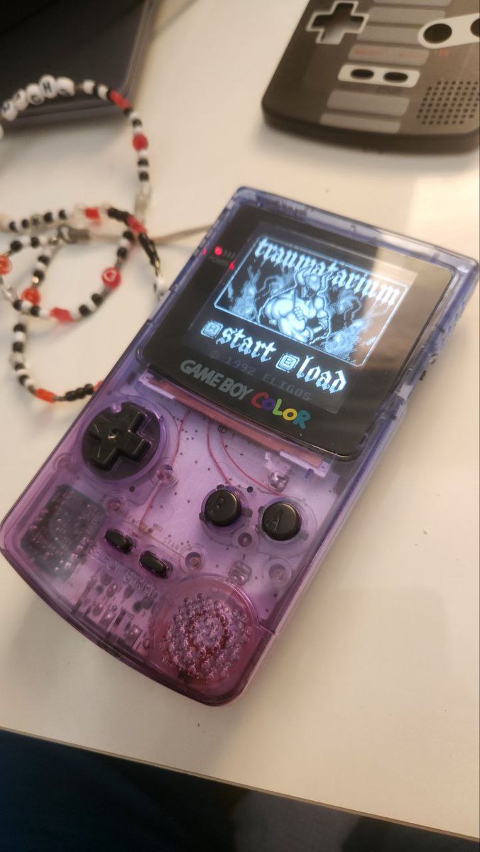 joymachs's tweet image. Today, I updated my #gameboy color shell for the second time with @ExtremeRate shell! :) Happy with the result so far!
And @eligos_games's Traumatarium on screen! :)