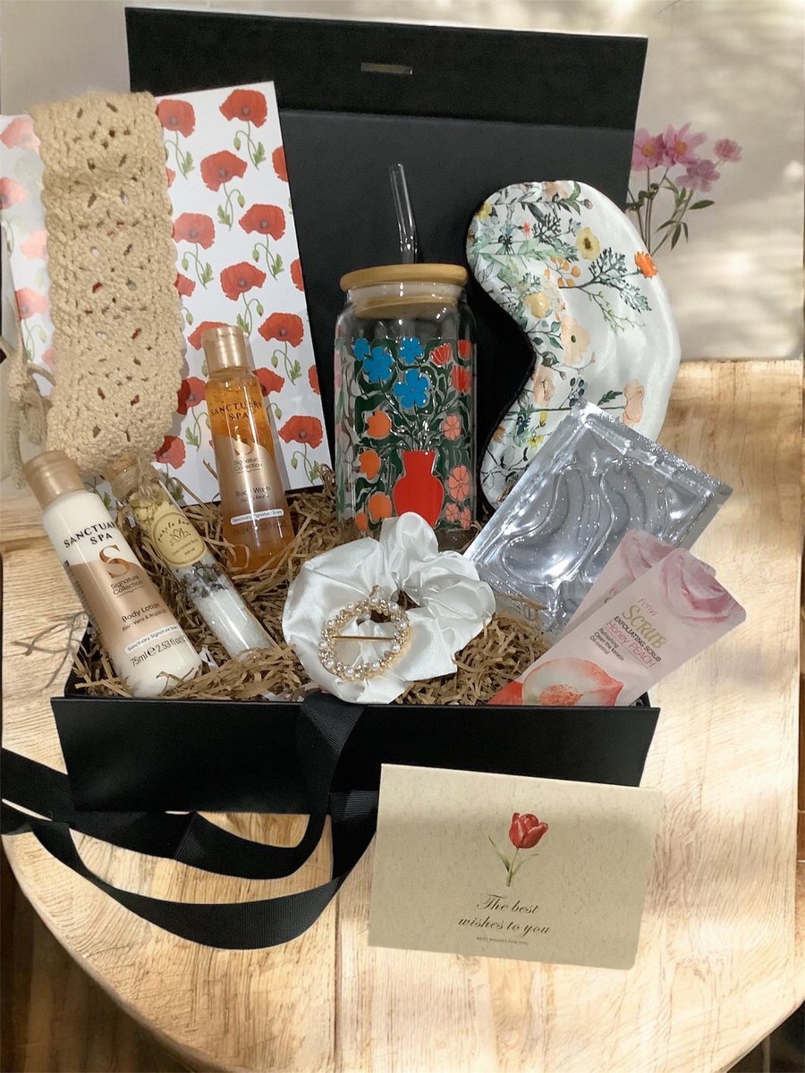 designsbykimstore1.etsy.com/listing/189165… .
25% off summer gift boxes are a great idea for relaxing summer or birthday gift items is in a special buy any 3 20% off 
#Etsyseller #boxes #giftuk #handmade #inbizhour #MHHSBD
