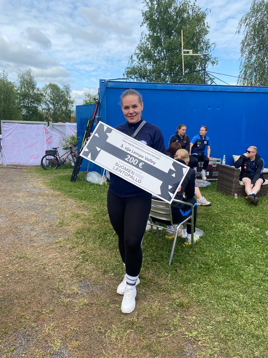 Lempo-Volley palkittiin Power Cupissa🤩🥳Lempolla oli kaudella 2024-25 kolmanneksi eniten aikuisten pelipasseja Suomessa!
Palkinnon otti vastaan Lempon hallituksen jäsen Laura Joukainen.
Lempo kiittää💙
Onnea kaikille palkituille eri kategorioissa🔥Teette upeaa työtä!
#lentopallo