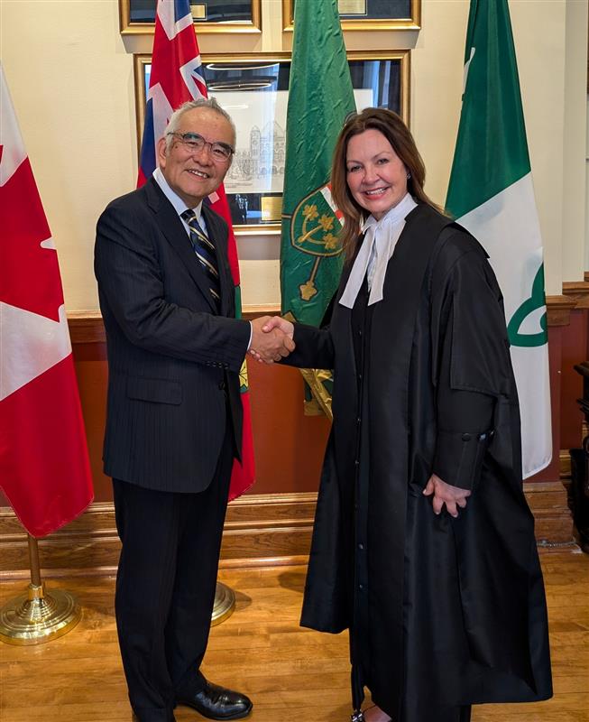 Embassy of Japan in Canada (@japanincanada) on Twitter photo Félicitations pour votre nouveau poste prestigieux <a href="/SpeakerSkelly/">Donna Skelly</a> ! C'était un grand plaisir de vous rencontrer à Toronto et d'avoir une conversation aussi animée et instructive. <a href="/CGjapanTO/">Consulate General of Japan in Toronto</a> et moi espérons que notre relation restera étroite! – Amb. Kanji YAMANOUCHI Félicitations pour votre nouveau poste prestigieux <a href="/SpeakerSkelly/">Donna Skelly</a> ! C'était un grand plaisir de vous rencontrer à Toronto et d'avoir une conversation aussi animée et instructive. <a href="/CGjapanTO/">Consulate General of Japan in Toronto</a> et moi espérons que notre relation restera étroite! – Amb. Kanji YAMANOUCHI