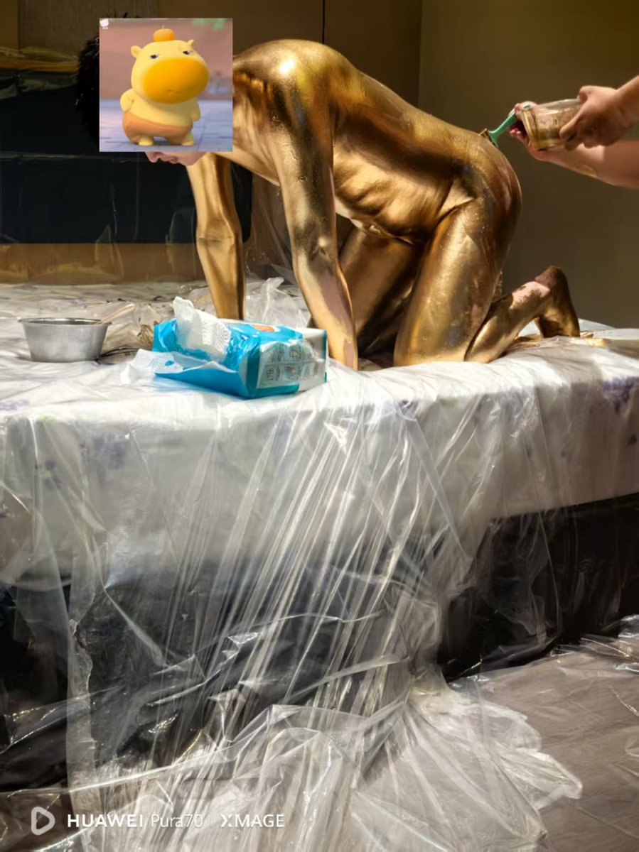 再来，嘿嘿
#bodypaint #金粉