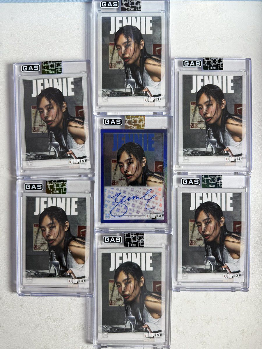 JENNIE X COMPLEX
US SHOP 미국 미개봉 Exclusive

HAND SIGNED
Autograph Blue Photocard

GAS Trading Card
제니  트레이딩 카드 포토카드 양도
WTS⭕️SELL
WW✅

sign teal purple foil gold rainbow 제니 앨범 지수 제니 리사 pc pob ld lisa rose jisoo blackpink ruby album base parallel