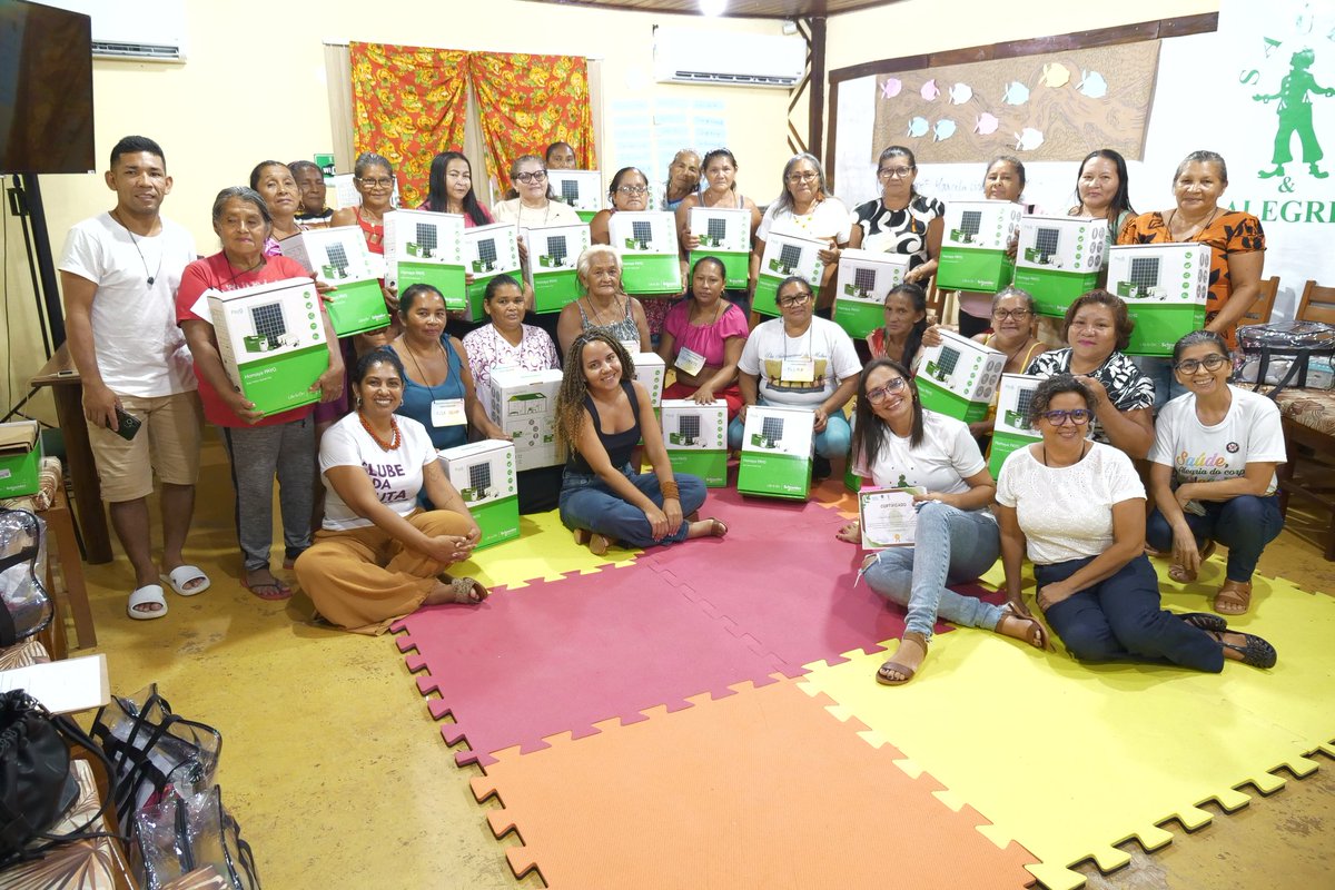 23 parteiras de aldeias, comunidades e quilombos das regiões do baixo Tapajós, Arapiuns e Amazonas concluíram o curso de troca de saberes e oficina de qualificação. Conheça mais:
saudeealegria.org.br/redemocoronga/…