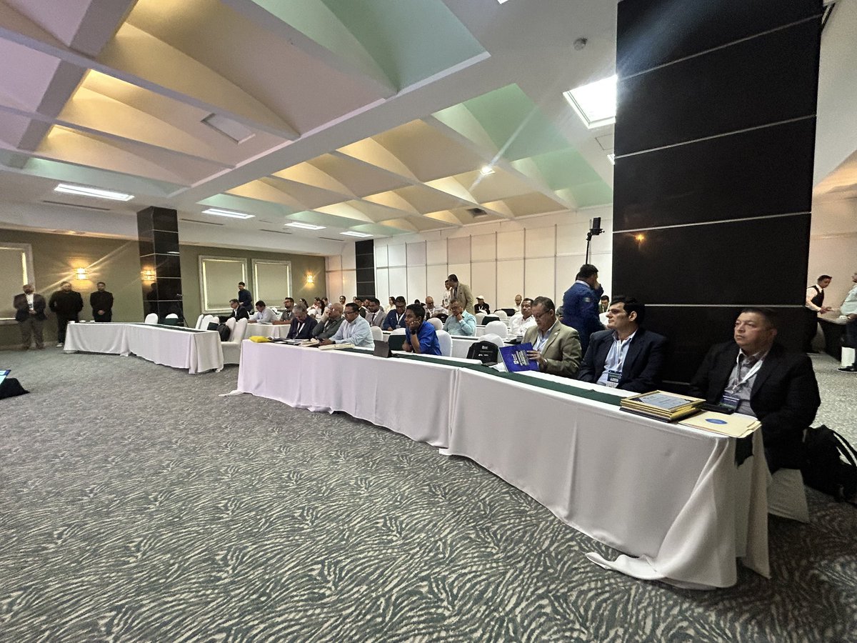 CIMEQH's tweet image. Panel de expertos sobre “Protección del Mundo Digital: Ciberseguridad” con especialistas como los ingenieros Mario Guevara, Mario Pineda, José Bendaña y Carlos Hazin, en panel moderado por el Ing. Christian Cálix 

#congresodeingenieria2025 #congresocimeqh2025 #IngenieriaHonduras