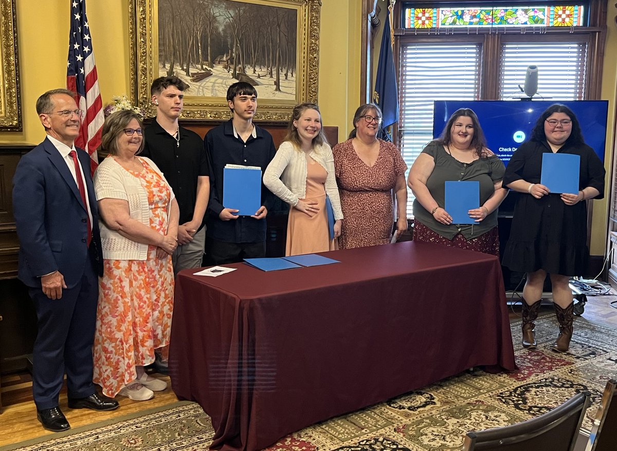 Happy graduation season! We've been busy celebrating with the Earn &amp; Learn graduates and the IMPACCT graduates with Granite State Independent Living. Congratulations! <a href="/GraniteStateIL/">GSIL</a>
