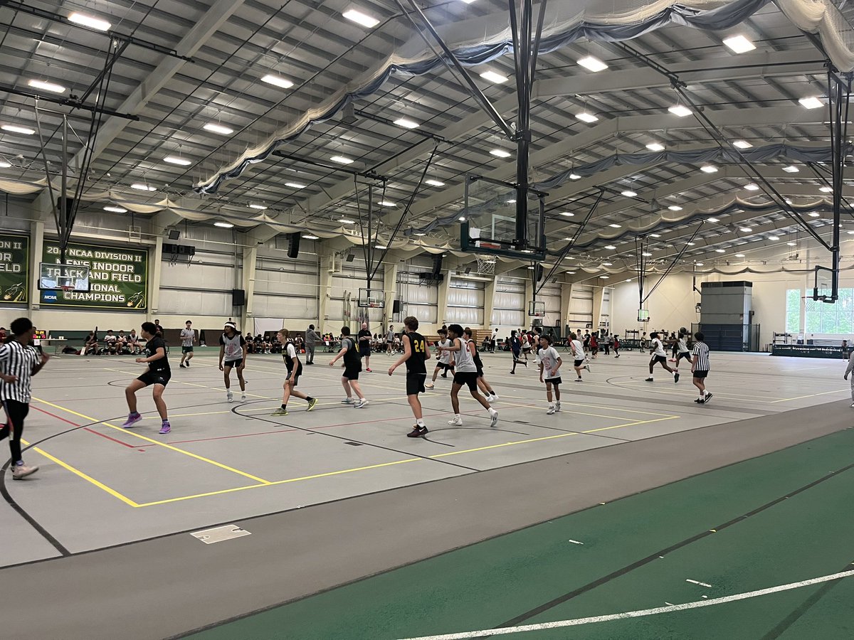 TiffinUHoops's tweet image. Good day for some good Hoops! 🏀🐉