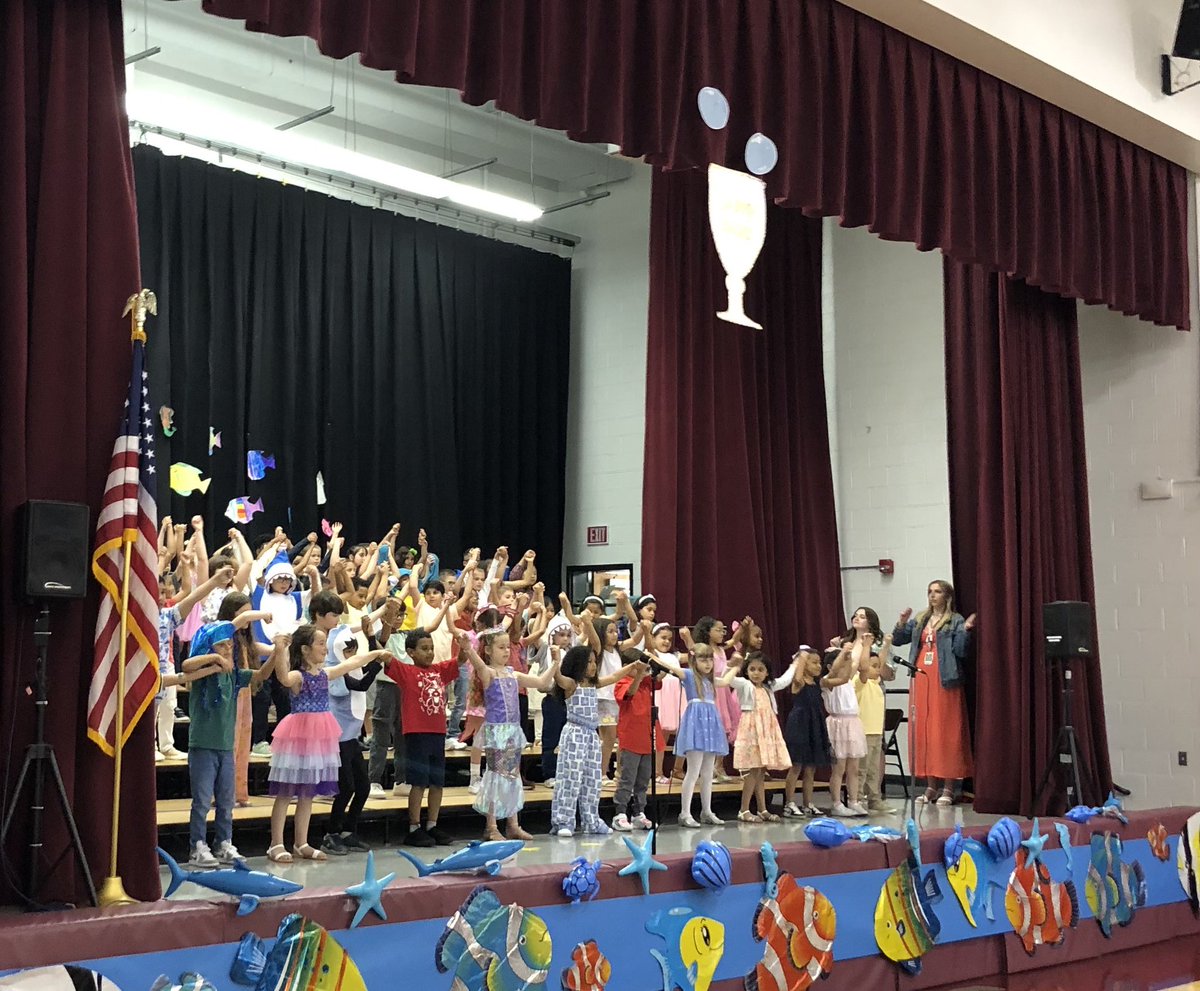 Congratulations to our 1st Grade Students and Staff for Another Great Musical Performance Under the Direction of Mrs. Hernandez!