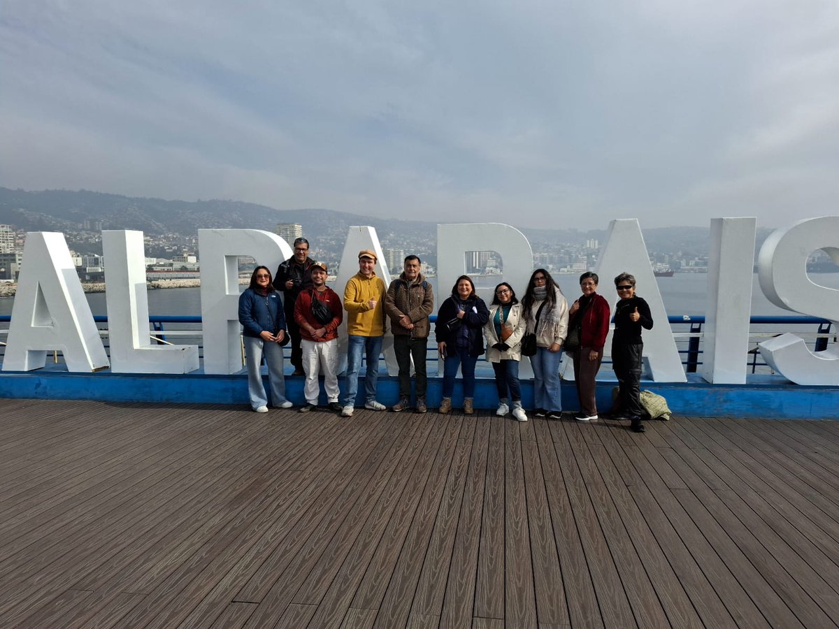 valpoturistico's tweet photo. 💙 ¡Nos encanta que porteñas y porteños redescubran Valparaíso! 💙
#valparaiso #turismo #turismochile #quehacerenvalparaiso #tourporvalparaiso #valpolovers https://t.co/LkXvdDQxxT