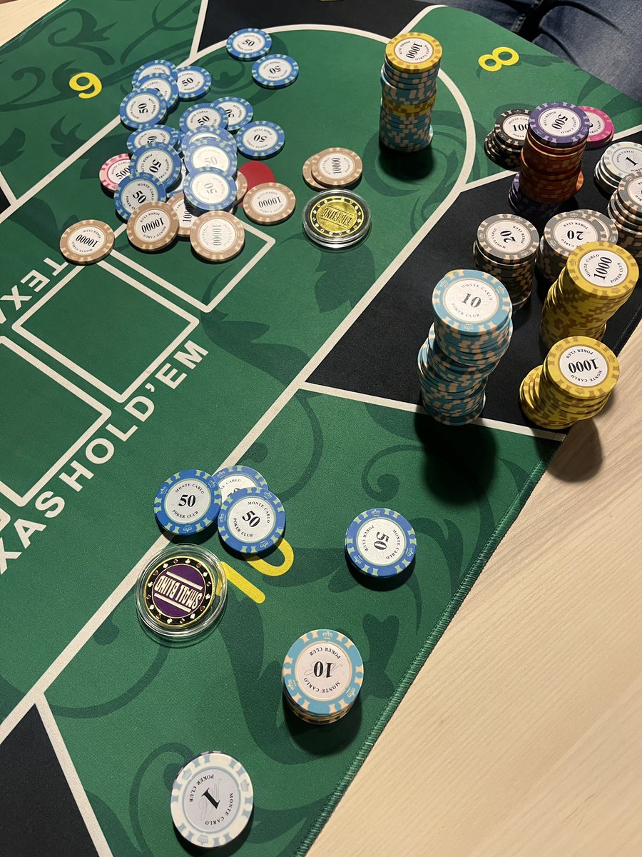 nikkideyy tweet media