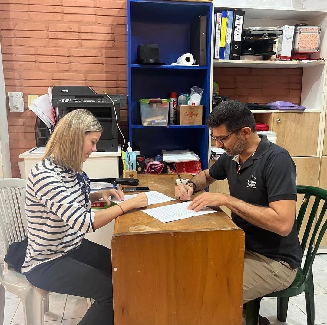 Radio Nacional AM (@rnpy920am) on Twitter photo #ActualidadEnDebate conversamos con🗣️ Favio Chávez, director de la <a href="/OrquestaRecicla/">Orquesta de Instrumentos Reciclados de Cateura</a>
🔹La Orquesta de Instrumentos Reciclados de Cateura, firmó un convenio de cooperación con la Fundación Retina que beneficiará a sus integrantes y a sus familias #ActualidadEnDebate conversamos con🗣️ Favio Chávez, director de la <a href="/OrquestaRecicla/">Orquesta de Instrumentos Reciclados de Cateura</a>
🔹La Orquesta de Instrumentos Reciclados de Cateura, firmó un convenio de cooperación con la Fundación Retina que beneficiará a sus integrantes y a sus familias