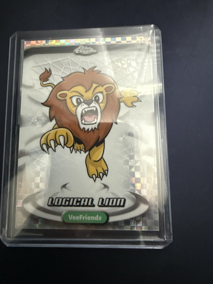 ChasingTheCards's tweet image. The 2/5 logical lion Y2K. Made it to me 
Looks good will be sending to @psa this weekend  #veefriends #logicalLion @veefriends @garyvee