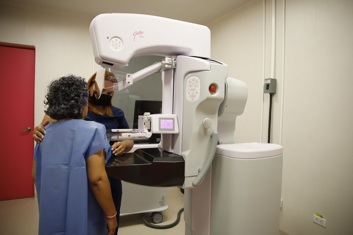 En el nuevo Nuevo León, más de 1,500 mujeres han recibido atención GRATUITA contra el cáncer de mama gracias a la Cobertura Universal:
🔸 Consultas
🔸 Mastografías
🔸 Quimios
🔸 Medicinas
🔸 Cirugías
🔸 Seguimiento
#CuidarSuSalud es prioridad. 🎀✨